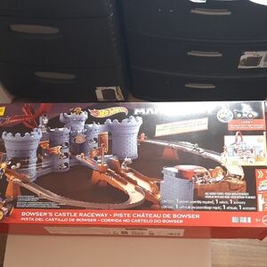 Hot Wheels Toy Car Track Set, Mario Kart Bowser’s Castle Playset